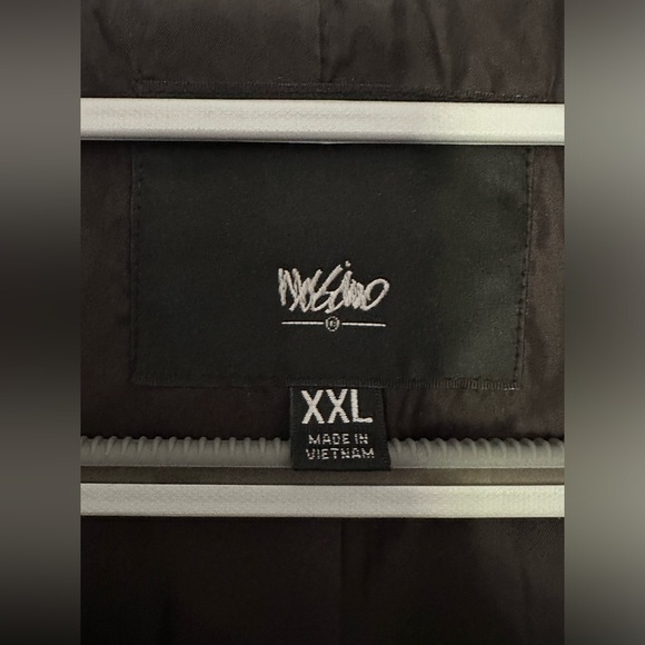 Beautiful work/ rain jacket - Picture 3 of 9